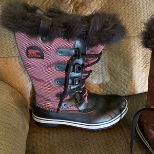 Sorel Joan of Arctic size 8.5 tall boots.